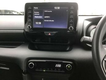 Toyota Yaris 1.5 Hybrid Design 5dr CVT