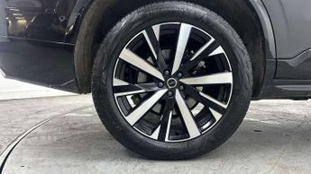 Volvo XC90 2.0 B5P Plus Dark 5dr AWD Geartronic