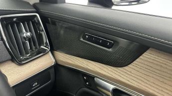 Volvo XC90 2.0 B5P Plus Dark 5dr AWD Geartronic