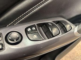 Nissan Juke 1.6 Hybrid N-Connecta 5dr Auto