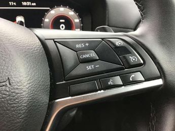 Nissan Juke 1.0 DiG-T N-Connecta 5dr DCT