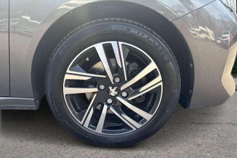 Peugeot 208 1.2 PureTech 100 Allure Premium + 5dr EAT8