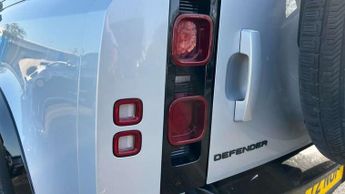 Land Rover Defender 3.0 D250 HSE 90 3dr Auto