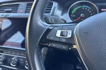 Volkswagen e-Golf 99kW e-Golf 35kWh 5dr Auto