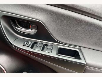 Toyota Yaris 1.5 Hybrid Excel 5dr CVT