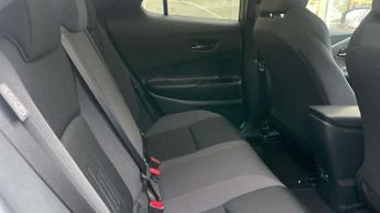 Toyota C-HR 2.0 PHEV Design 5dr CVT