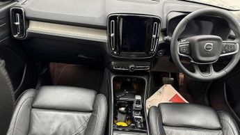 Volvo XC40 2.0 B4P Ultimate Dark 5dr Auto