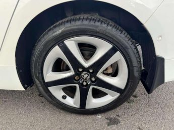 Toyota Prius 1.8 VVTi Business Edition Plus 5dr CVT