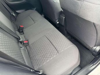 Toyota Yaris 1.5 Hybrid Design 5dr CVT