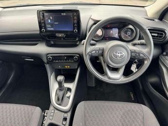 Toyota Yaris 1.5 Hybrid Design 5dr CVT