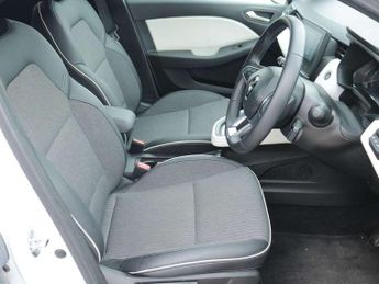 Renault Clio 1.6 E-TECH full hybrid 145 Techno 5dr Auto