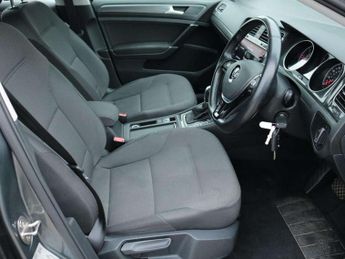 Volkswagen Golf 1.6 TDI SE [Nav] 5dr DSG