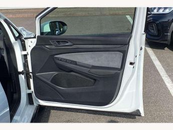 Volkswagen Golf 1.5 eTSI 150 R-Line 5dr DSG