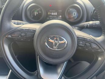 Toyota Yaris 1.5 Hybrid Design 5dr CVT