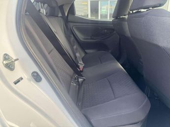 Toyota Yaris 1.5 Hybrid Design 5dr CVT