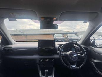 Toyota Yaris 1.5 Hybrid Design 5dr CVT