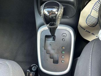 Toyota Yaris 1.5 Hybrid Icon 5dr CVT