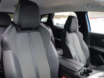 Peugeot 3008 1.6 Hybrid 225 Allure Premium 5dr e-EAT8