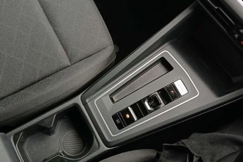 Volkswagen Golf 1.5 eTSI 150 Life 5dr DSG