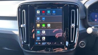 Volvo XC40 2.0 B3P Core 5dr Auto