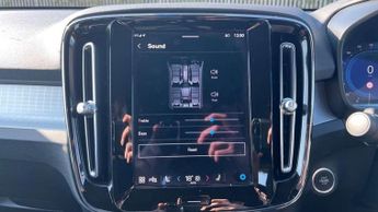 Volvo XC40 2.0 B3P Core 5dr Auto