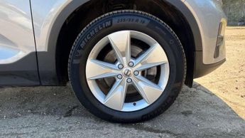 Volvo XC40 2.0 B3P Core 5dr Auto
