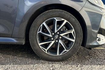 Toyota Yaris 1.5 Hybrid Design 5dr CVT
