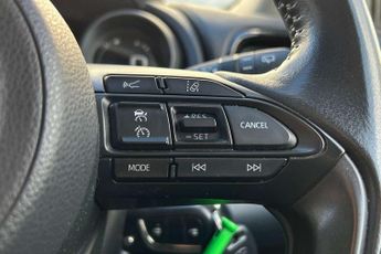 Toyota Yaris 1.5 Hybrid Design 5dr CVT
