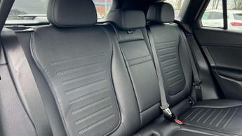 Mercedes-Benz GLC GLC 300e 4Matic AMG Line 5dr 9G-Tronic