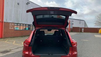 Volvo XC40 2.0 T4 R DESIGN 5dr Geartronic