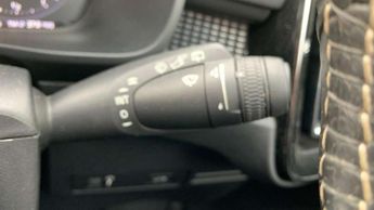 Volvo XC40 2.0 T4 R DESIGN 5dr Geartronic