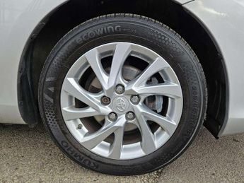 Toyota Auris 1.8 Hybrid Business Edition 5dr CVT