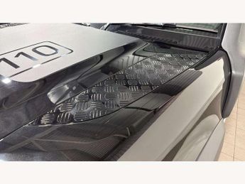 Land Rover Defender 3.0 D250 X-Dynamic HSE 110 5dr Auto