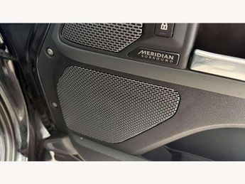 Land Rover Defender 3.0 D250 X-Dynamic HSE 110 5dr Auto