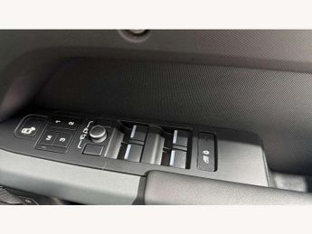 Land Rover Defender 3.0 D250 X-Dynamic HSE 110 5dr Auto