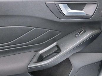 Ford Focus 1.0 EcoBoost Hybrid mHEV ST-Line X 5dr Auto