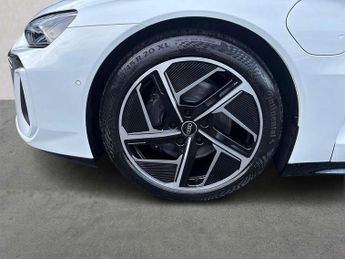 Audi A6 Avant 2.0 TFSI 204 S line 5dr S Tronic