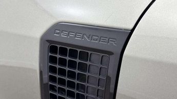 Land Rover Defender 2.0 P300e X-Dynamic HSE 110 5dr Auto