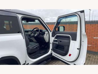 Land Rover Defender 3.0 D250 X-Dynamic SE 90 3dr Auto