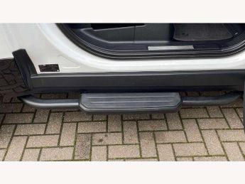 Land Rover Defender 3.0 D250 X-Dynamic SE 90 3dr Auto