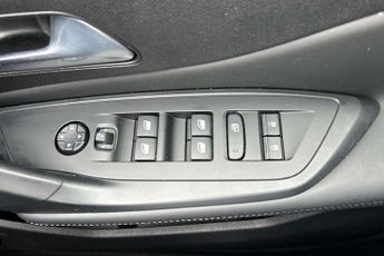 Peugeot 408 1.2 PureTech Allure Premium 5dr EAT8