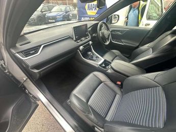 Toyota RAV4 2.5 VVT-i Hybrid Dynamic 5dr CVT 2WD