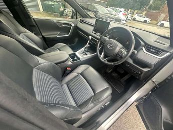 Toyota RAV4 2.5 VVT-i Hybrid Dynamic 5dr CVT 2WD
