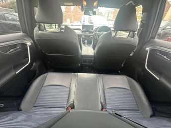 Toyota RAV4 2.5 VVT-i Hybrid Dynamic 5dr CVT 2WD