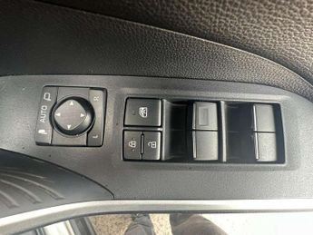 Toyota RAV4 2.5 VVT-i Hybrid Dynamic 5dr CVT 2WD