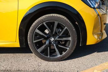 Peugeot 208 1.2 PureTech 100 GT 5dr EAT8