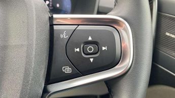 Volvo XC40 2.0 B4P Ultra Dark 5dr Auto