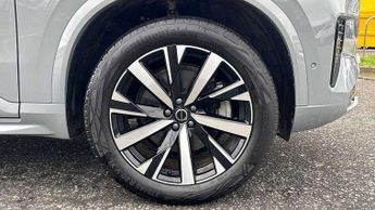 Volvo XC90 2.0 B5P Plus Dark 5dr AWD Geartronic