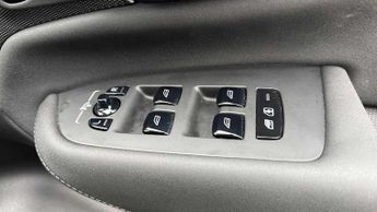 Volvo XC90 2.0 B5P Plus Dark 5dr AWD Geartronic
