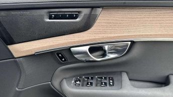 Volvo XC90 2.0 B5P Plus Dark 5dr AWD Geartronic